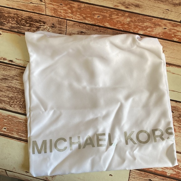 NWT Michael Kors Voyager East West Tote - Picture 7 of 8